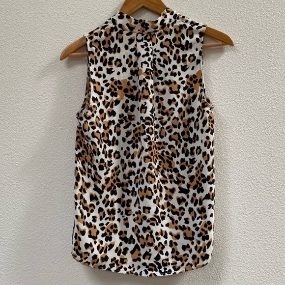 Aritzia Babaton leopard Animal Print Blouse xs - Picture 2 of 6